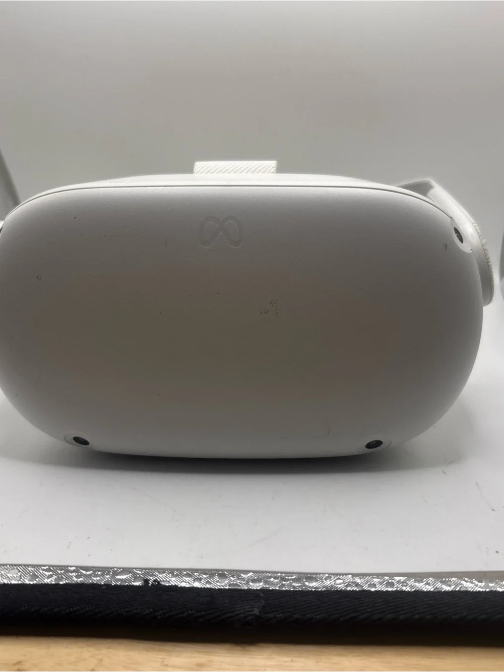 Meta Oculus Quest 2 128GB VR System Headset Only - NO POWER **READ DESC**
